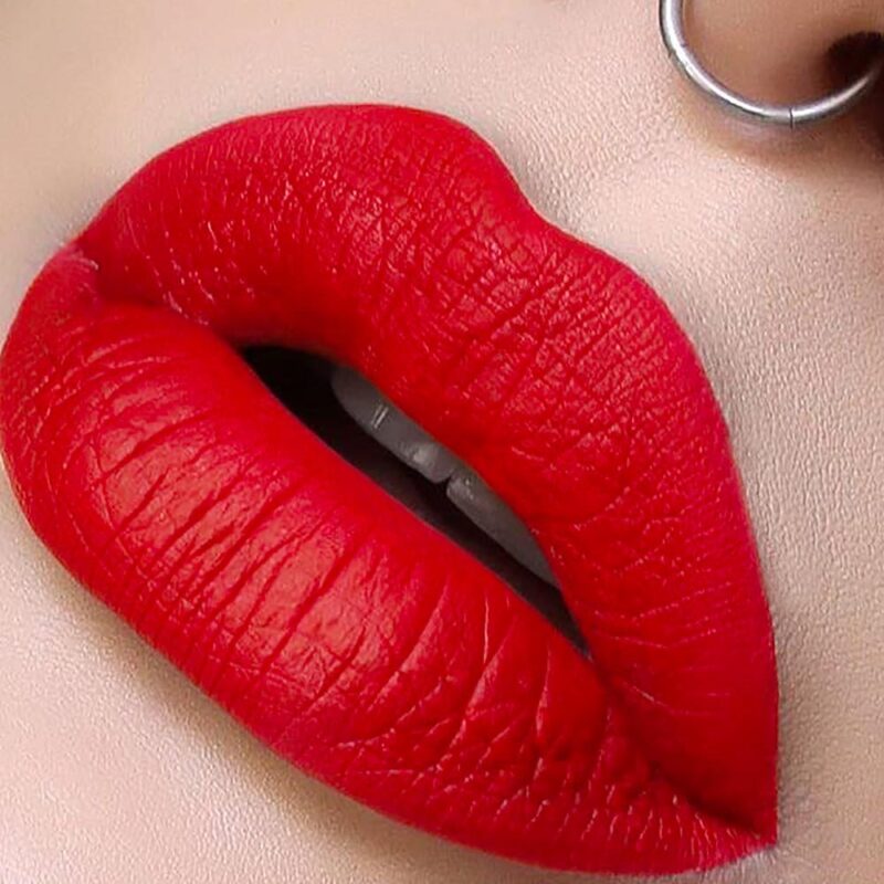 Divine Lux Matte Liquid Lipstick No.05 – Ματ Κραγιόν Υγρής Μορφής με Μακρά Διάρκεια & Βελούδινο Φινίρισμα - Image 2