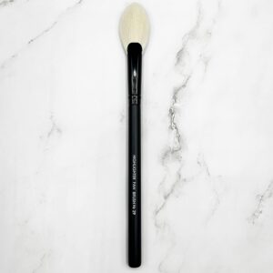 Impala Highlighter Fan Brush No.29 – Λεπτό Πινέλο Βεντάλιας με Μαλακές Κωνικές Τρίχες για Απαλή & Ακριβή Εφαρμογή Highlighter